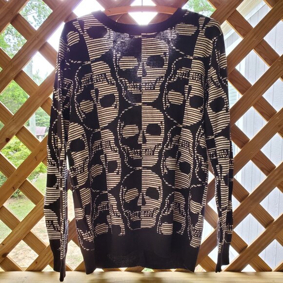Skull Cardigan ~ Black and White ~ Punk Rock ~ Hot Topic UniSex - Picture 2 of 8